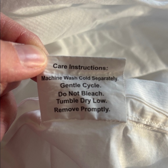 Melange Home Twin Elegant White Duvet Cover with Blue Scalloped Trim - Picture 6 of 6